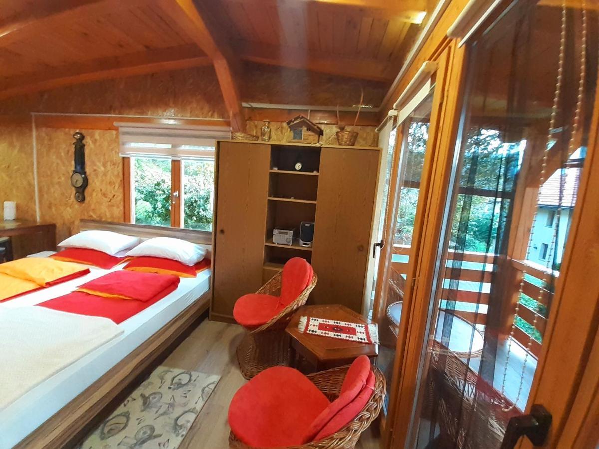 Obiteljski Apartman Borovi Visoko Εξωτερικό φωτογραφία