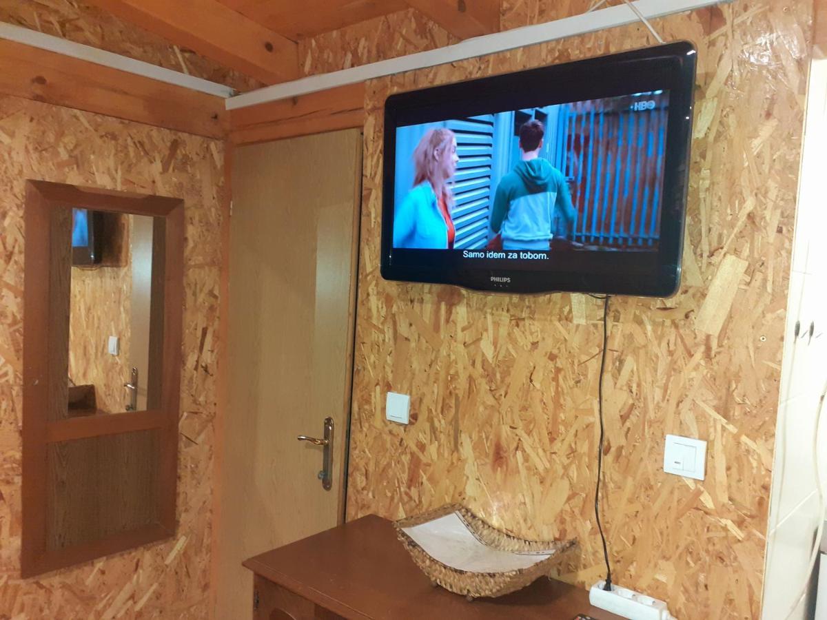 Obiteljski Apartman Borovi Visoko Εξωτερικό φωτογραφία