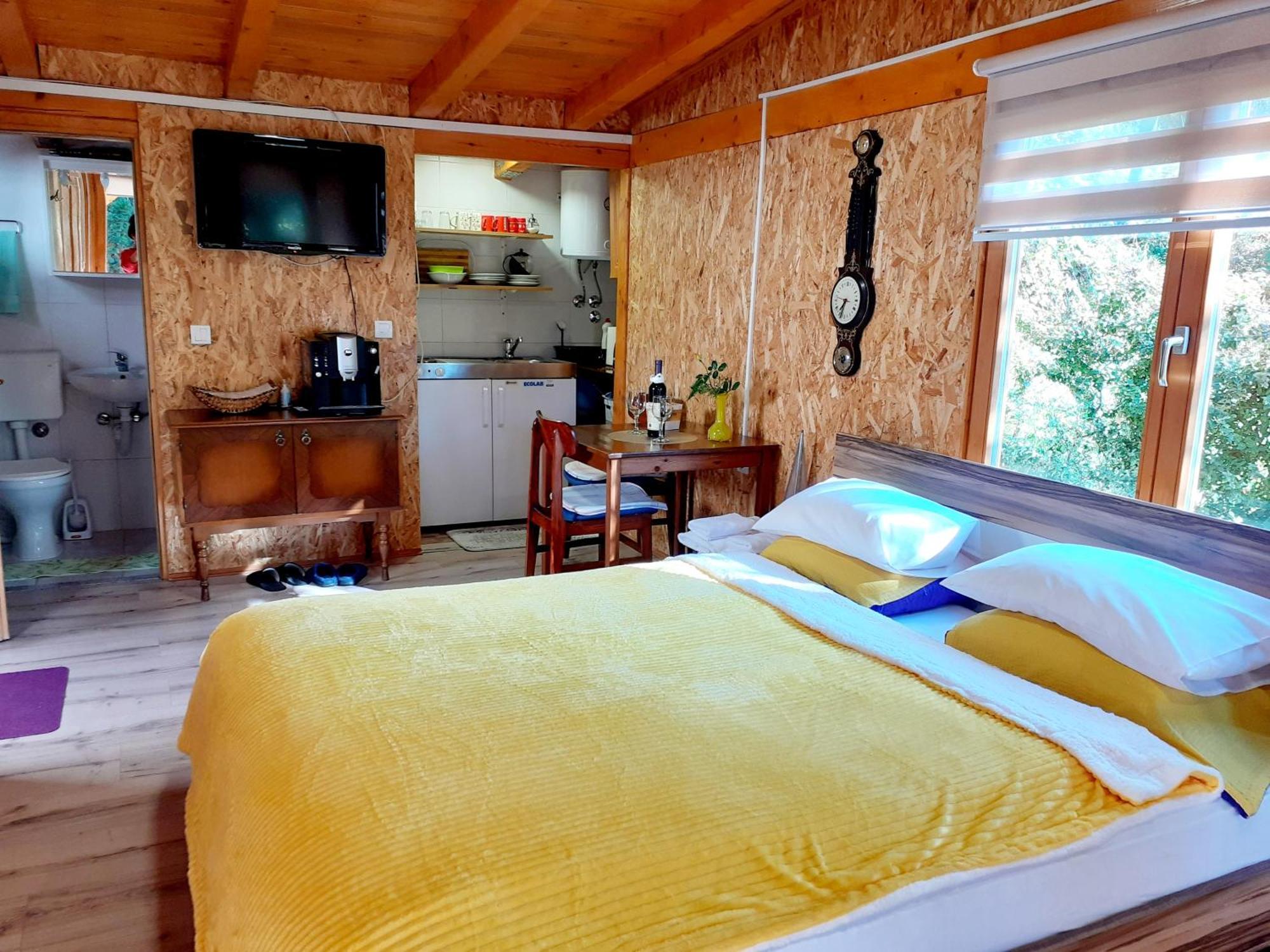 Obiteljski Apartman Borovi Visoko Δωμάτιο φωτογραφία