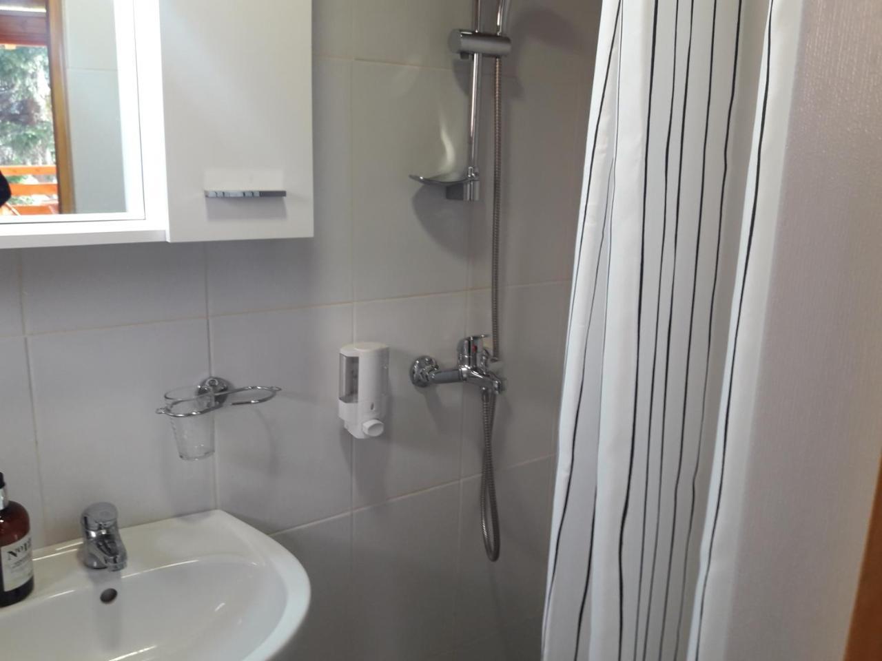 Obiteljski Apartman Borovi Visoko Εξωτερικό φωτογραφία