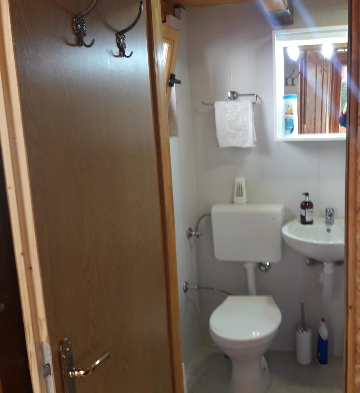 Obiteljski Apartman Borovi Visoko Εξωτερικό φωτογραφία