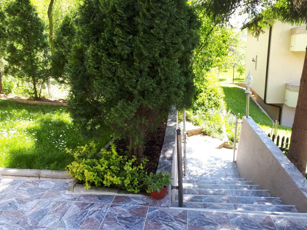 Obiteljski Apartman Borovi Visoko Εξωτερικό φωτογραφία