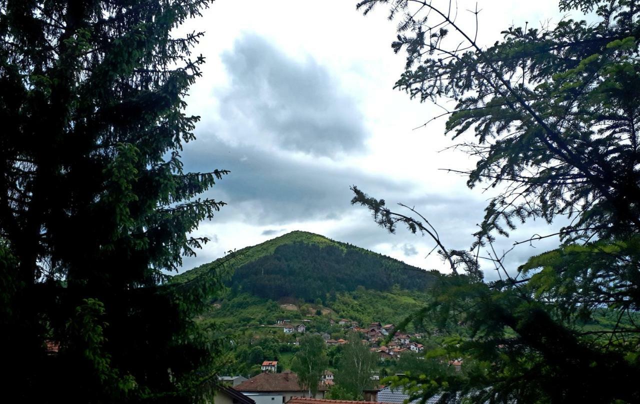 Obiteljski Apartman Borovi Visoko Εξωτερικό φωτογραφία